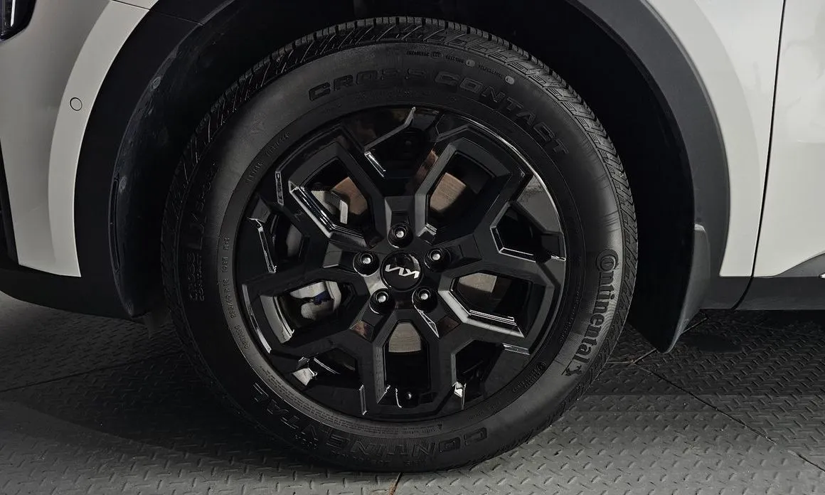 Kia Sorento — фото 7