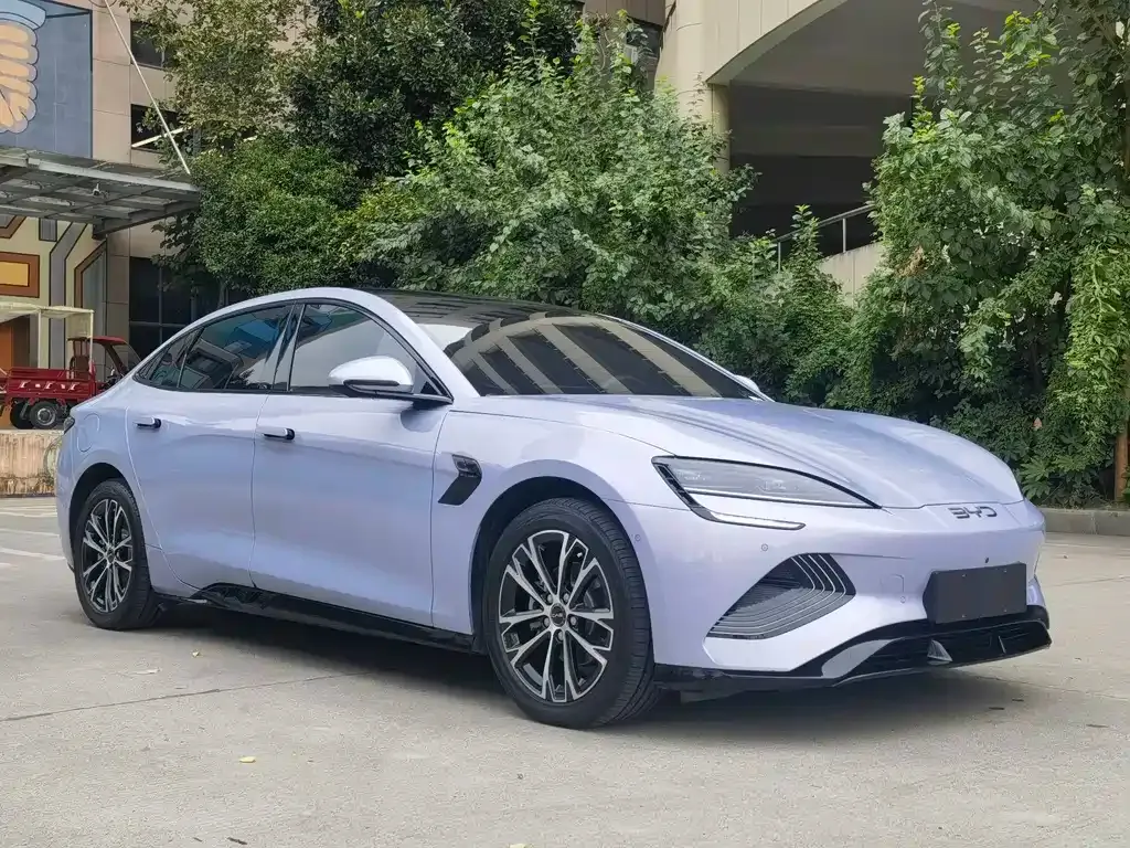 BYD Seal — фото 8