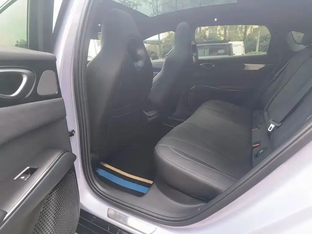 BYD Seal — фото 2