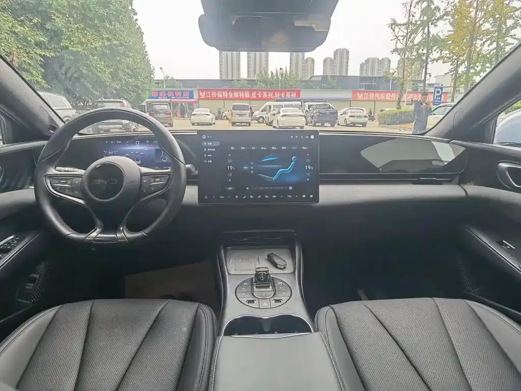 BYD Seal — фото 4
