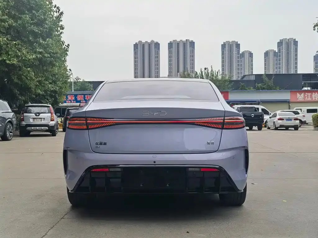 BYD Seal — фото 9