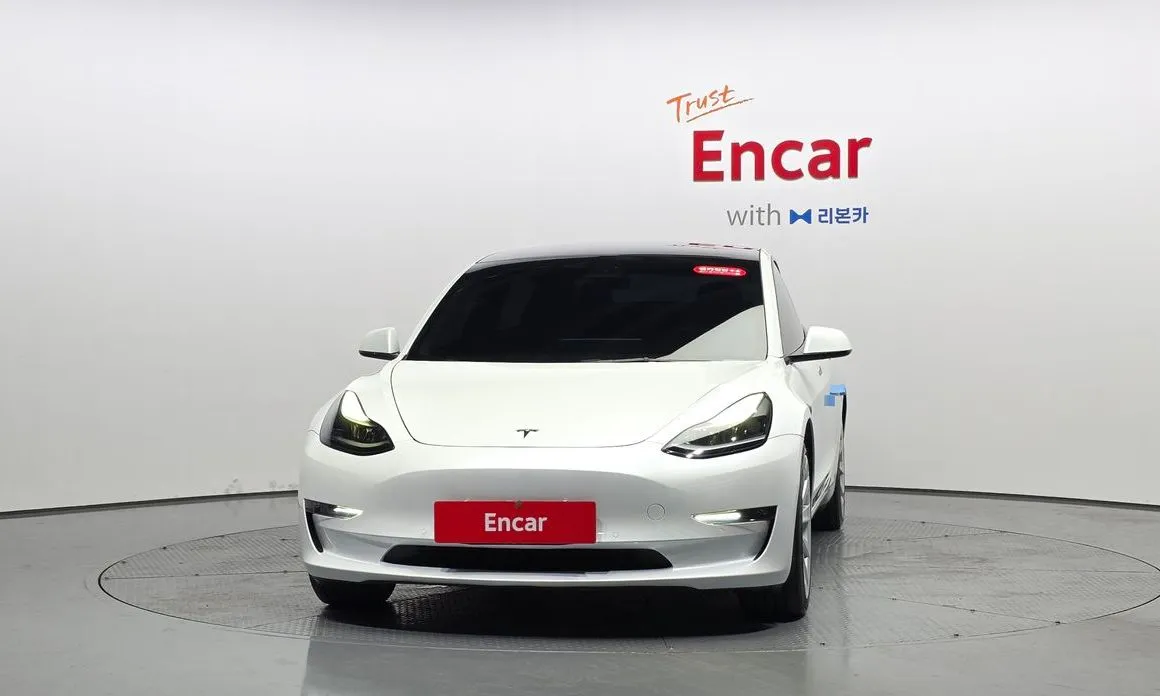 Tesla Model 3 — фото 9