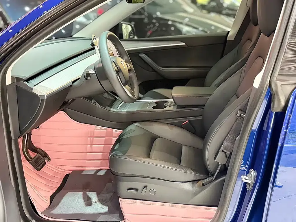 Tesla Model Y — фото 7