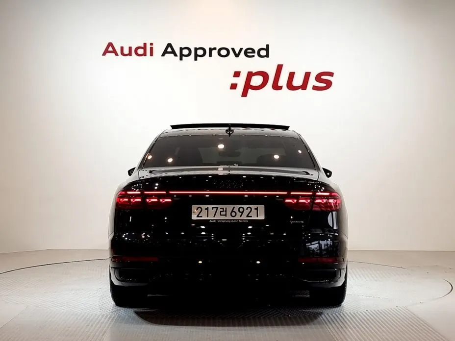Audi A8 — фото 7