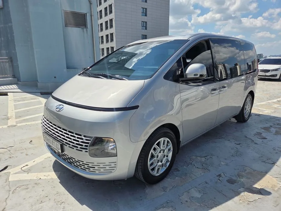 Hyundai Staria — фото 1