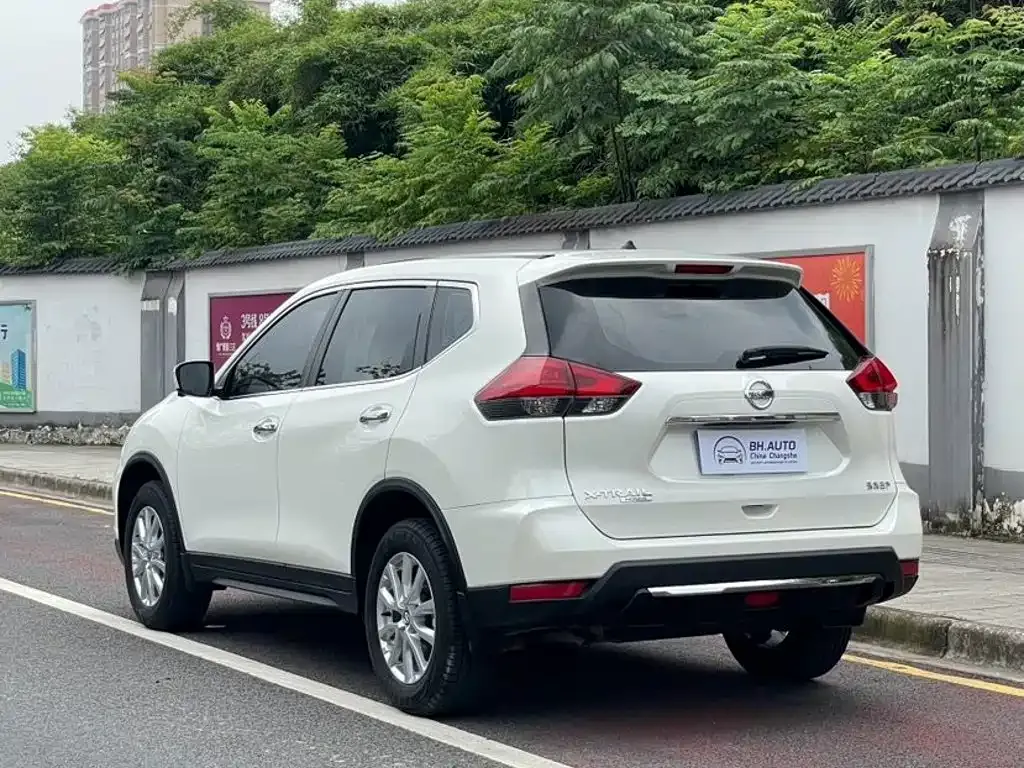 Nissan X-Trail — фото 9
