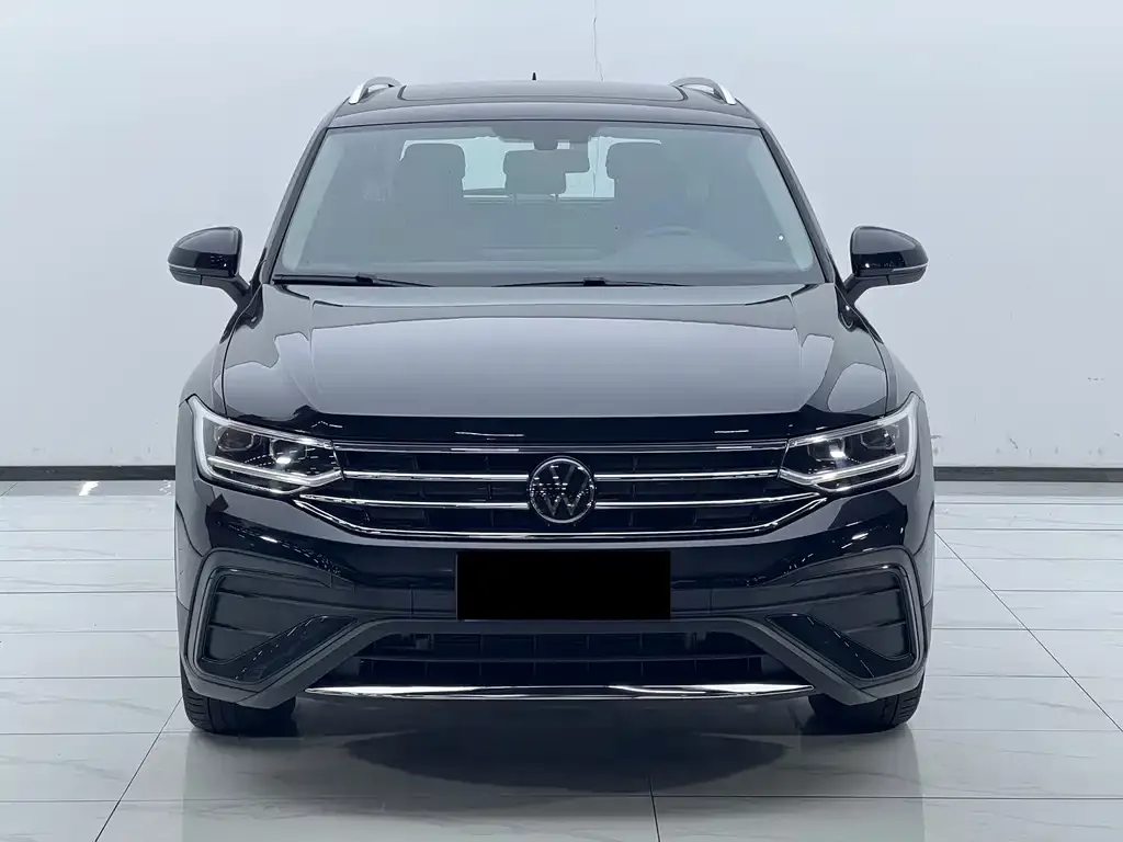 Volkswagen Tiguan L — фото 6