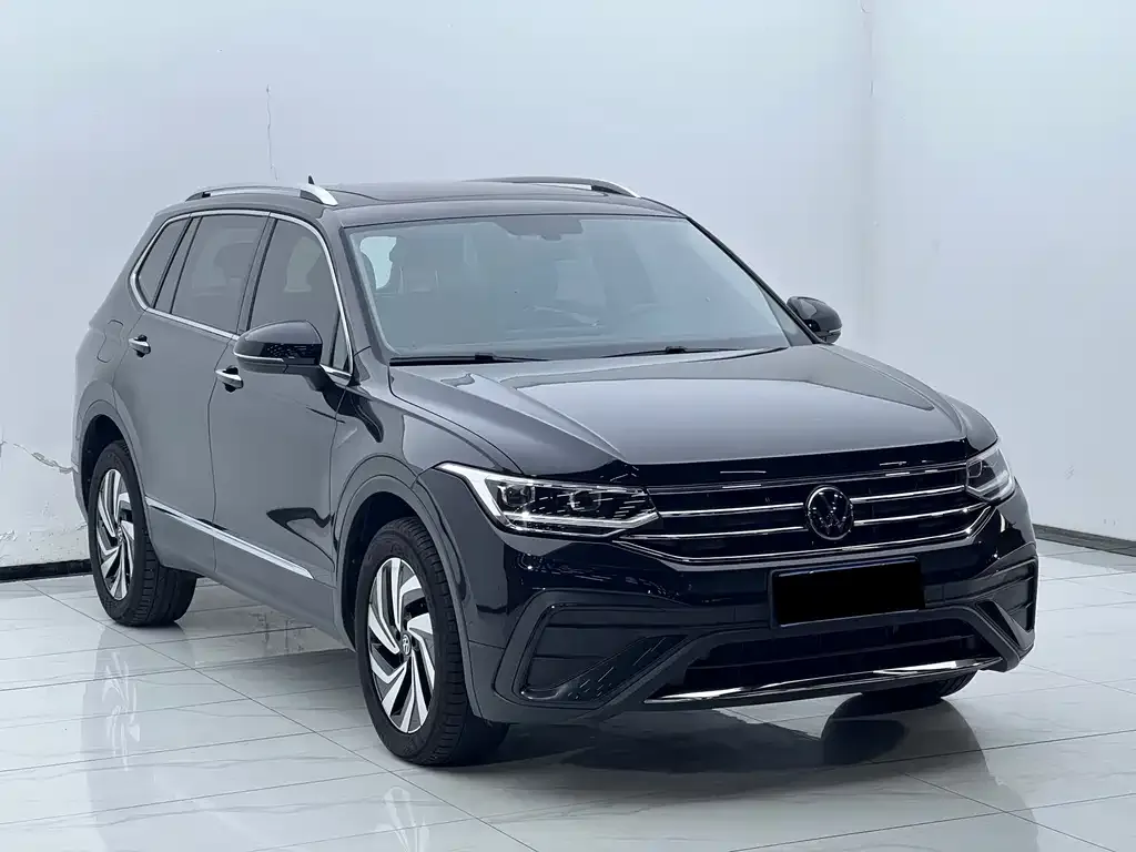 Volkswagen Tiguan L — фото 5