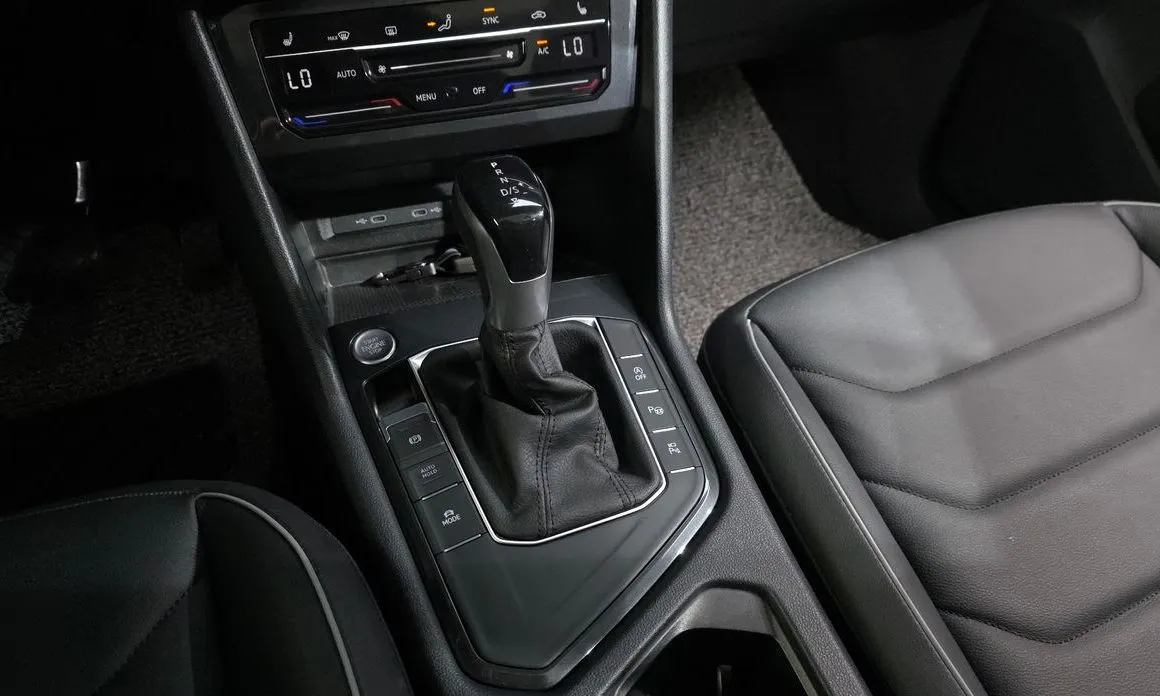 Volkswagen Tiguan — фото 9