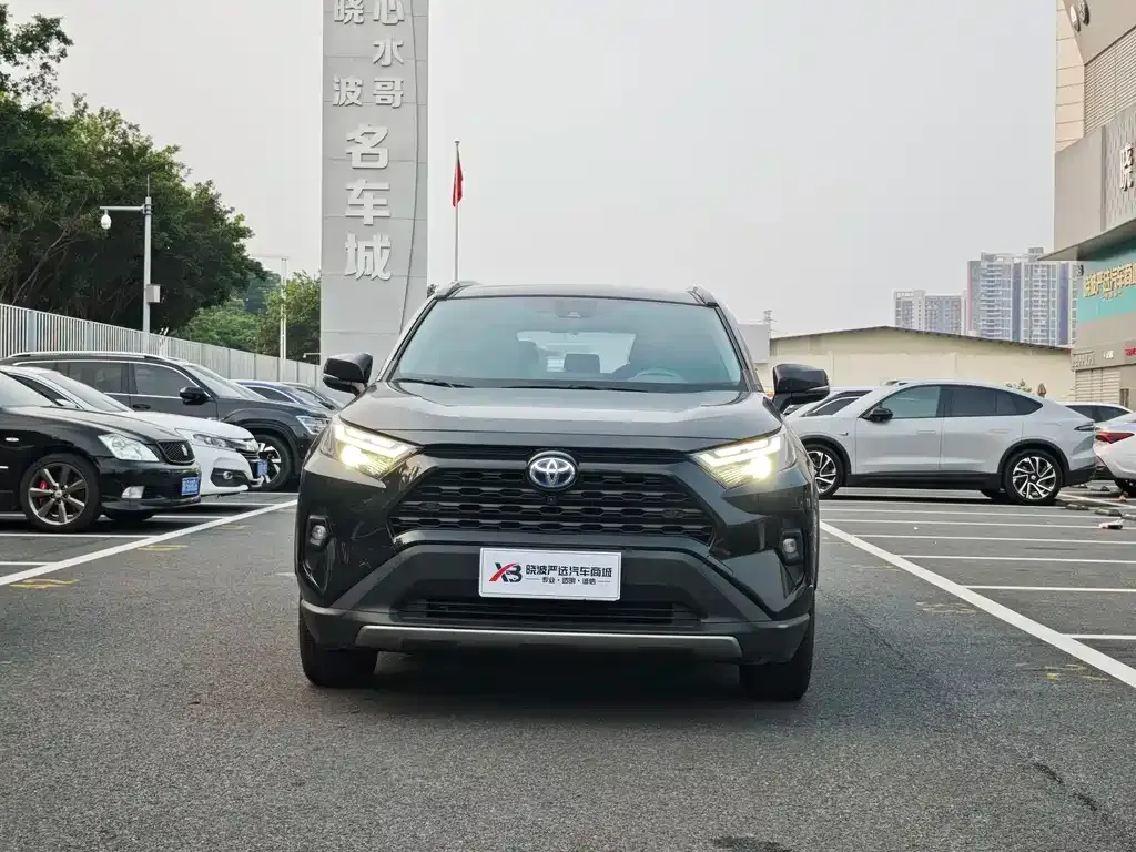 Toyota RAV4 — фото 9