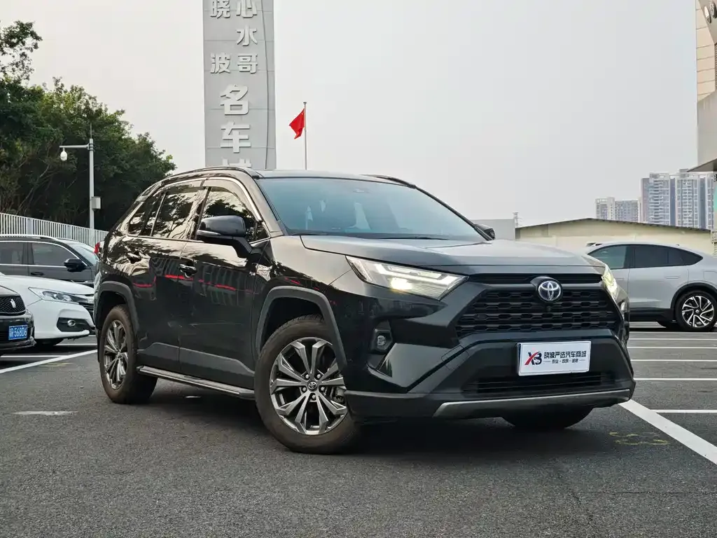 Toyota RAV4 — фото 3