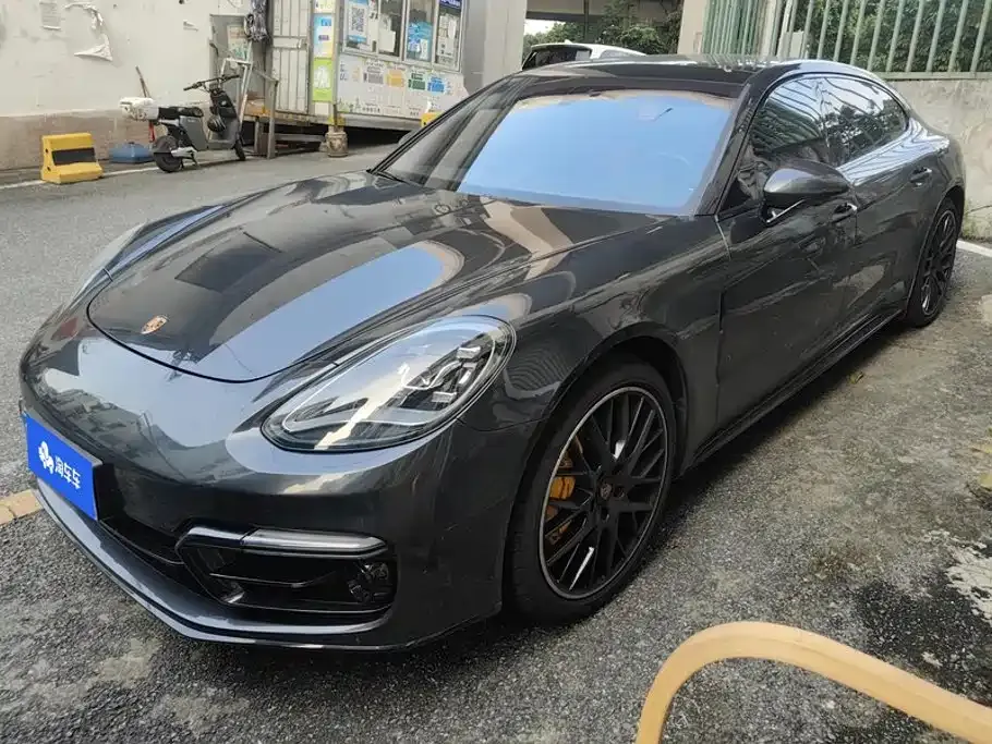 Porsche Panamera — фото 1