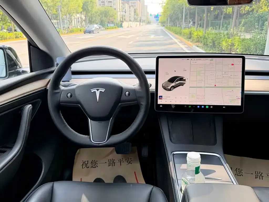 Tesla Model Y — фото 4