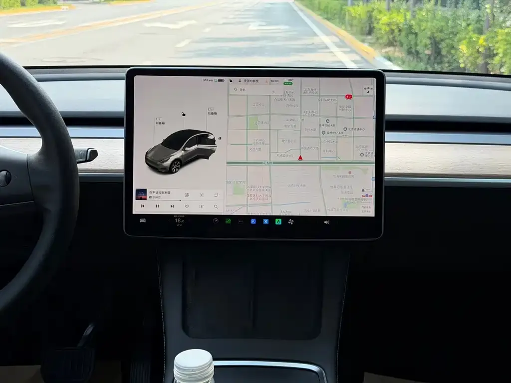 Tesla Model Y — фото 2