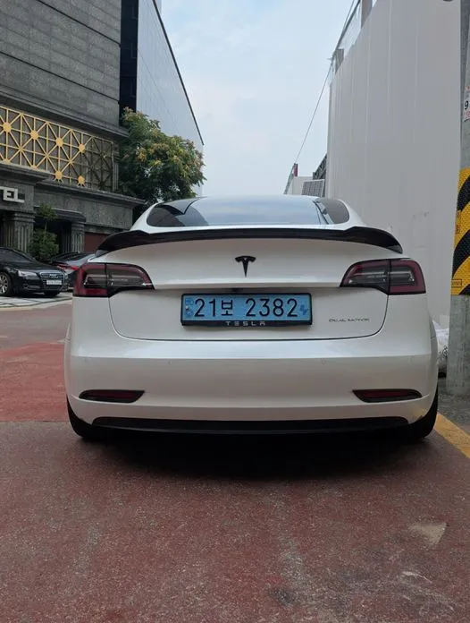 Tesla Model 3 — фото 2