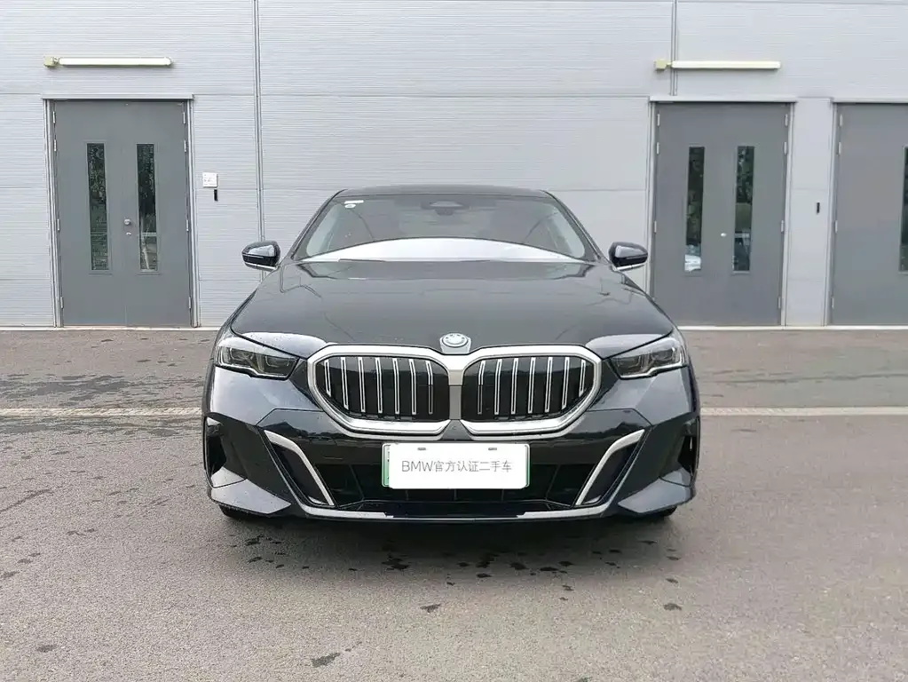 BMW i5 — фото 5