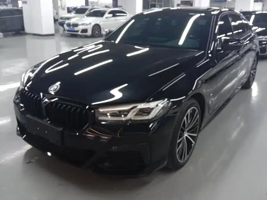 BMW 5 Series — фото 1