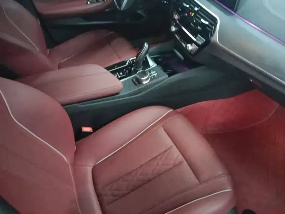 BMW 5 Series — фото 10