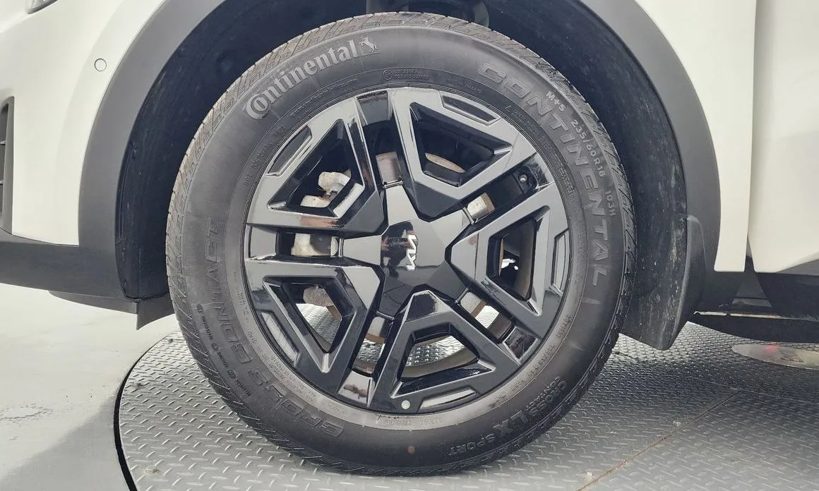 Kia Sorento — фото 6
