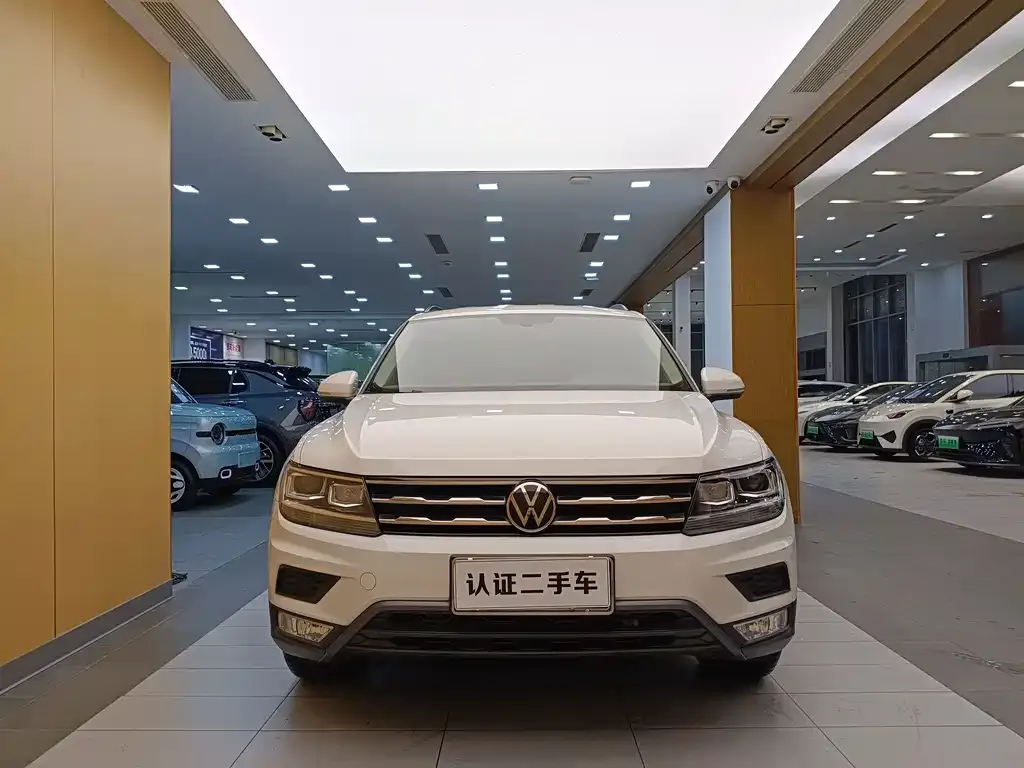 Volkswagen Tiguan L — фото 4