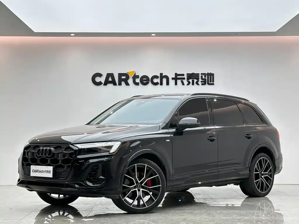 Audi Q7 — фото 1