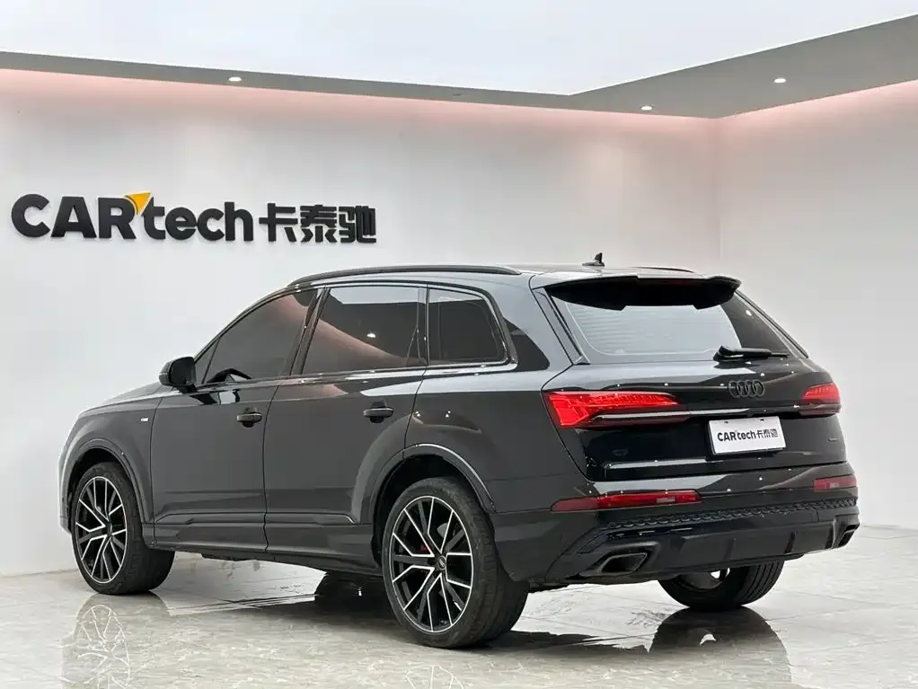 Audi Q7 — фото 6