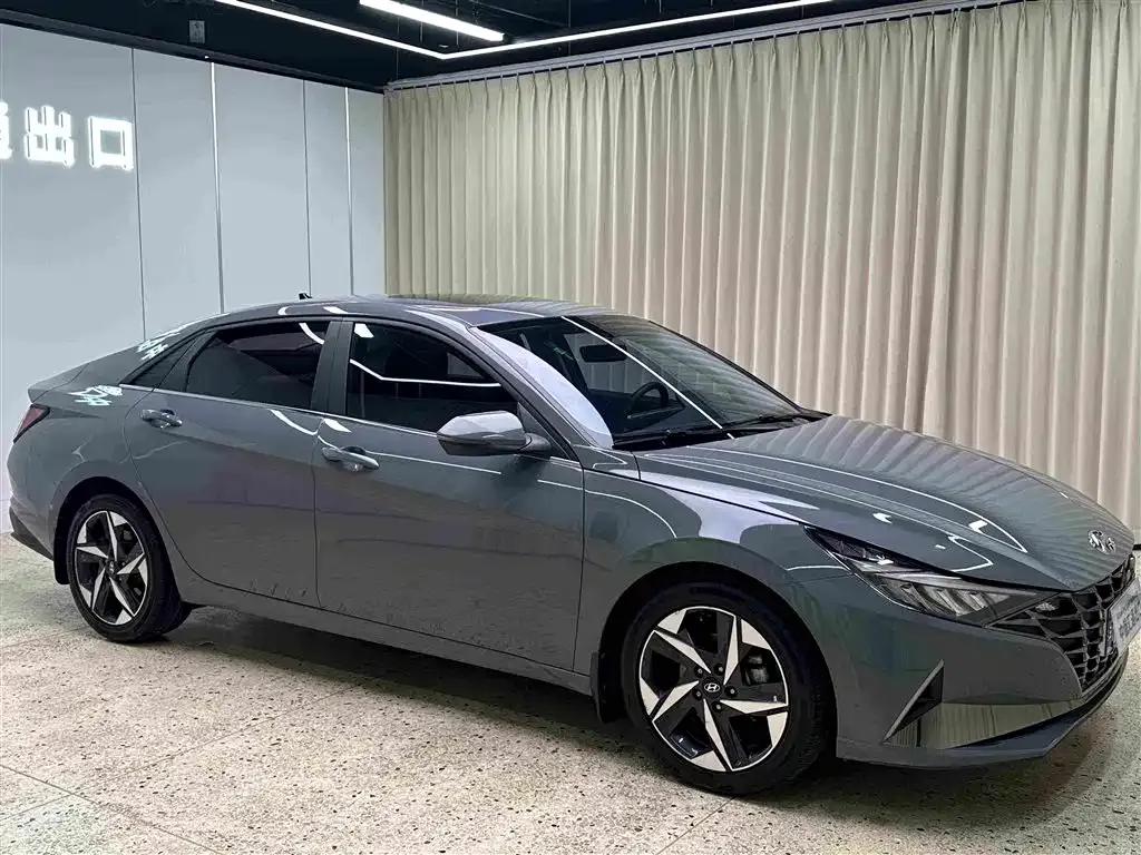 Hyundai Elantra — фото 6