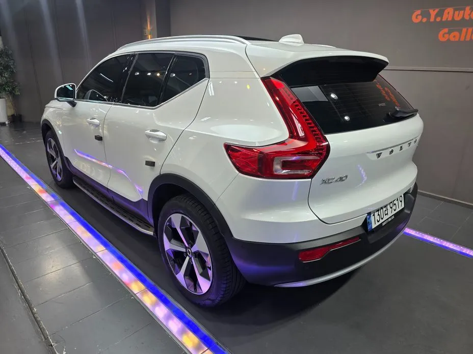 Volvo XC40 — фото 5