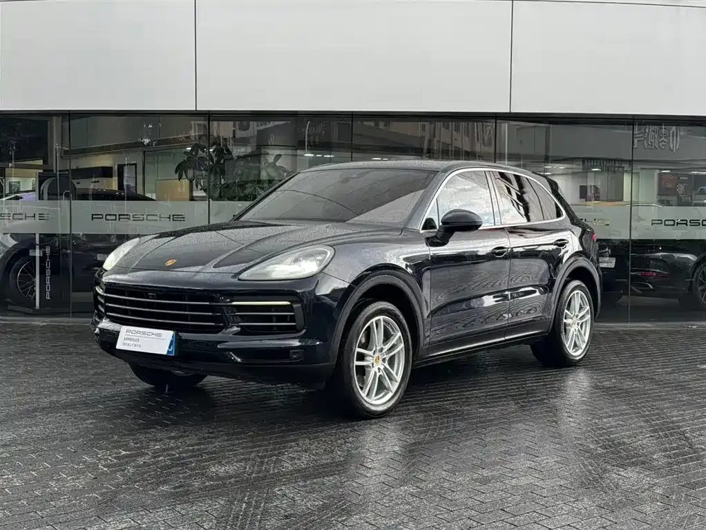 Porsche Cayenne — фото 1