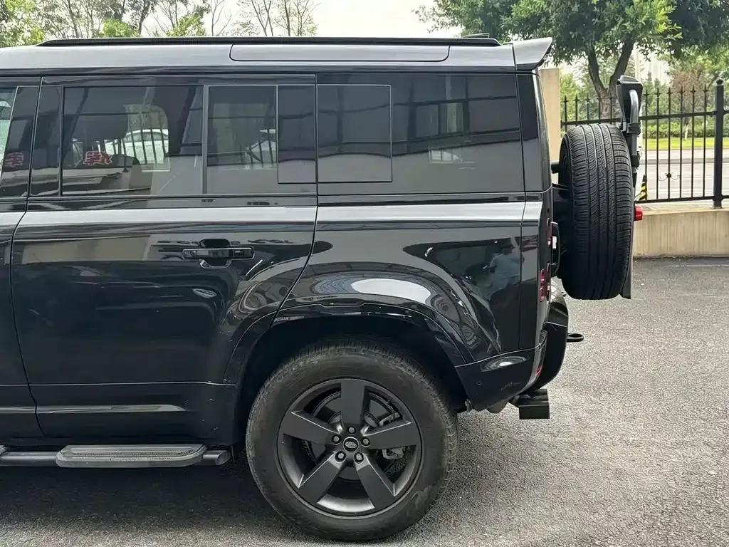 Land Rover Defender — фото 8