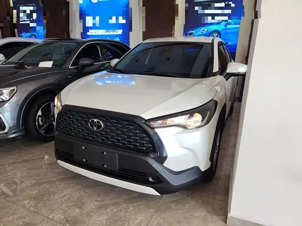 Toyota Corolla Cross — фото 1