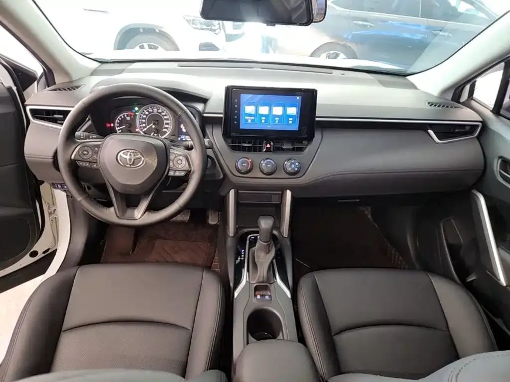 Toyota Corolla Cross — фото 3
