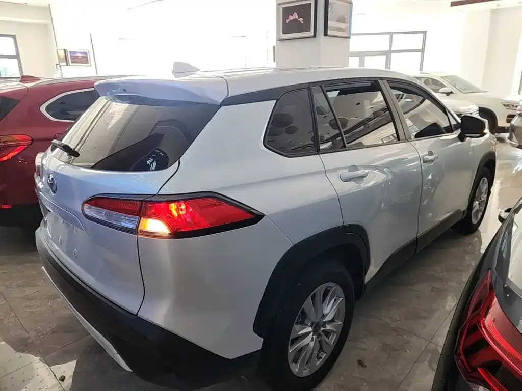 Toyota Corolla Cross — фото 4