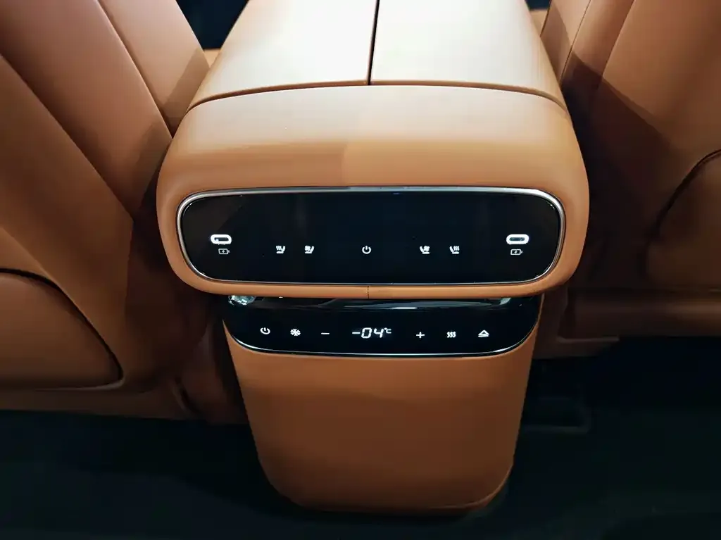 Geely Galaxy M9 — фото 2