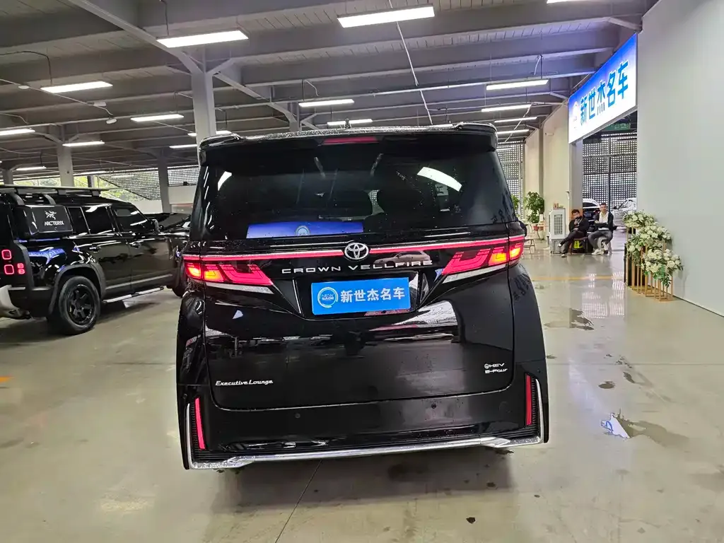 Toyota Vellfire — фото 5