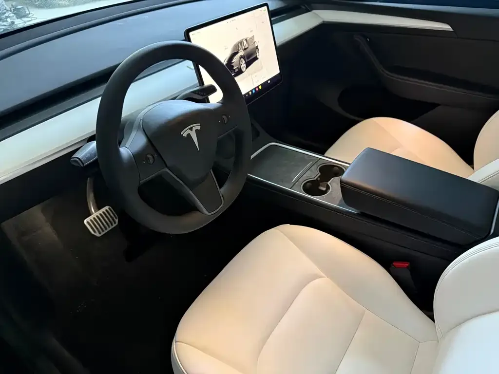 Tesla Model Y — фото 2