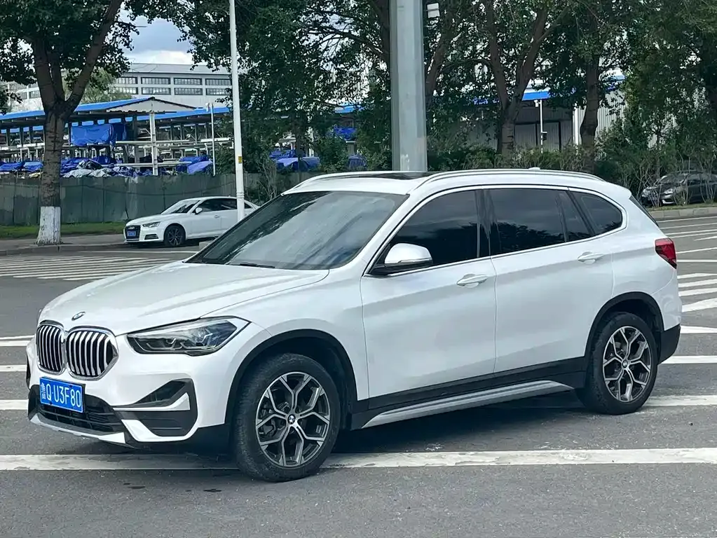BMW X1 — фото 1