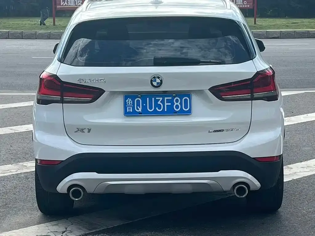 BMW X1 — фото 10