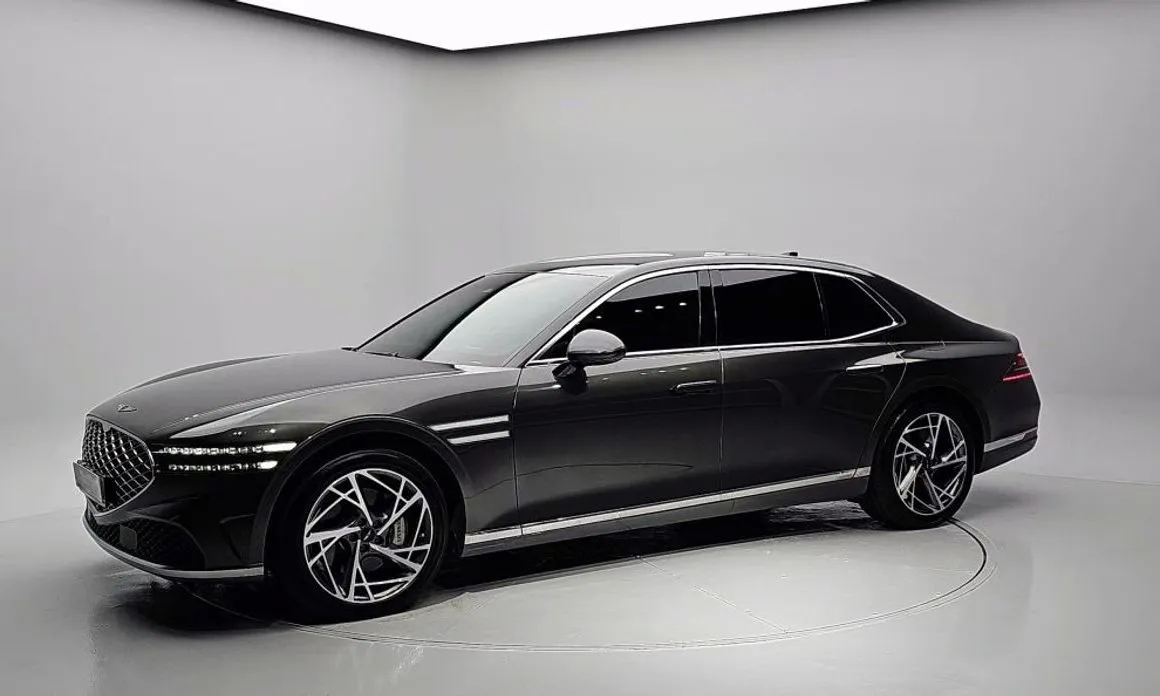 Genesis G90 — фото 1