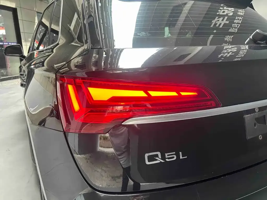 Audi Q5L — фото 2