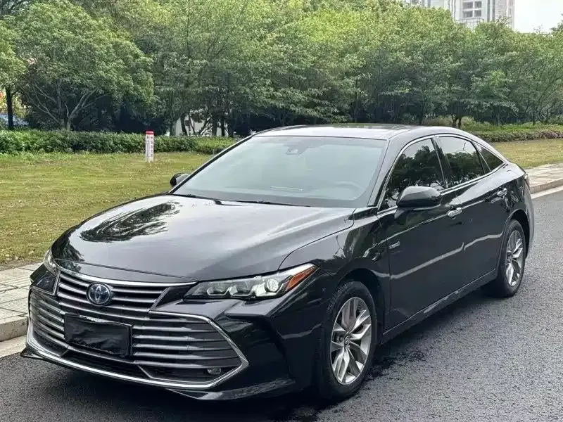 Toyota Avalon — фото 1