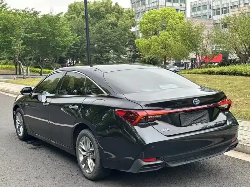 Toyota Avalon — фото 4