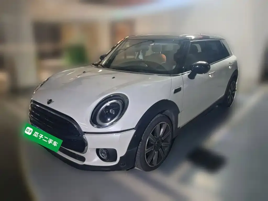 MINI Clubman — фото 1
