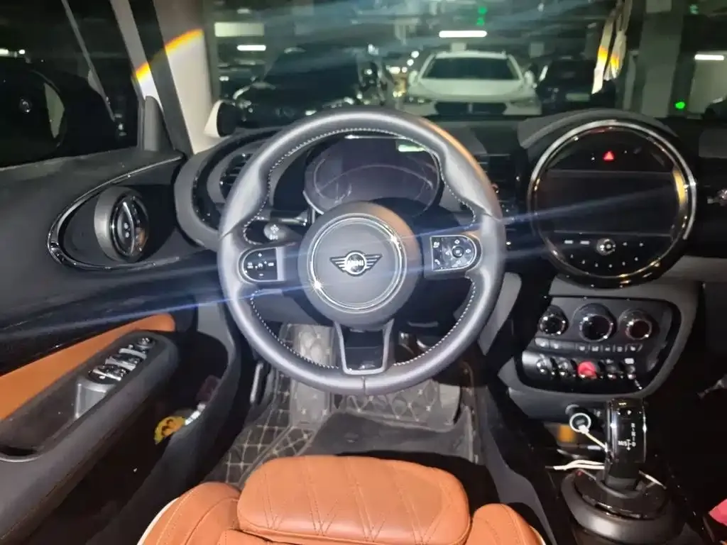 MINI Clubman — фото 3