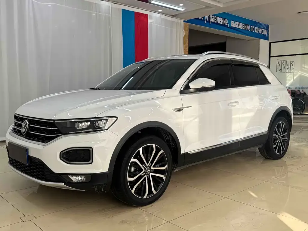 Volkswagen T-Roc — фото 1