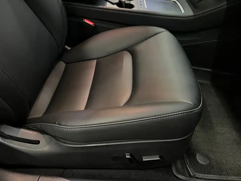 Tesla Model 3 — фото 2