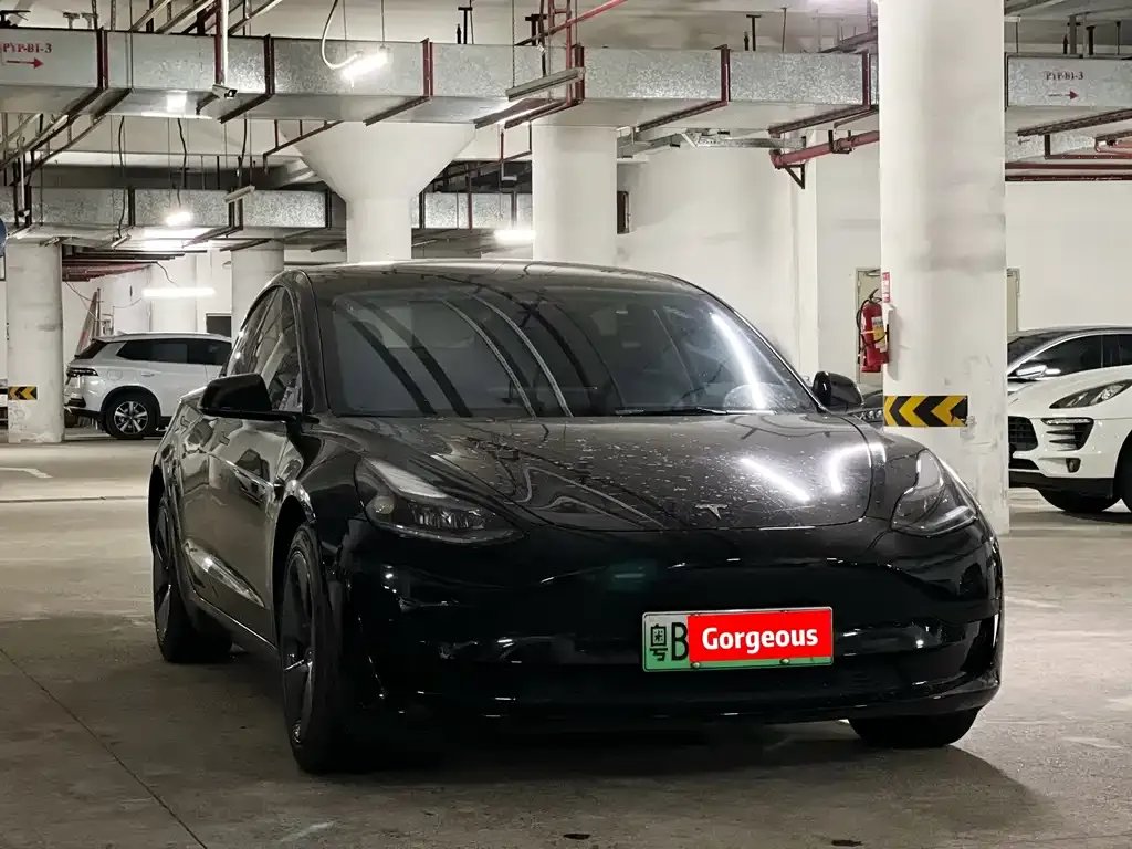 Tesla Model 3 — фото 10