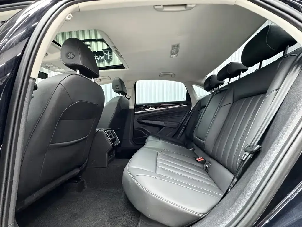 Volkswagen Passat — фото 2