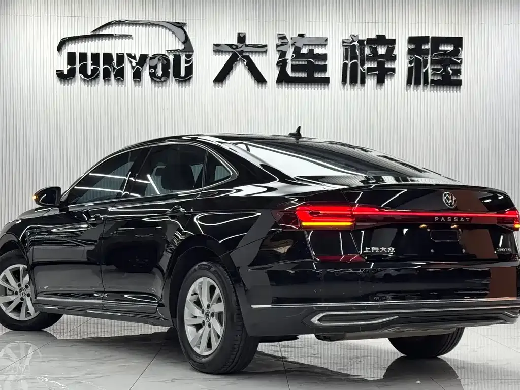 Volkswagen Passat — фото 8