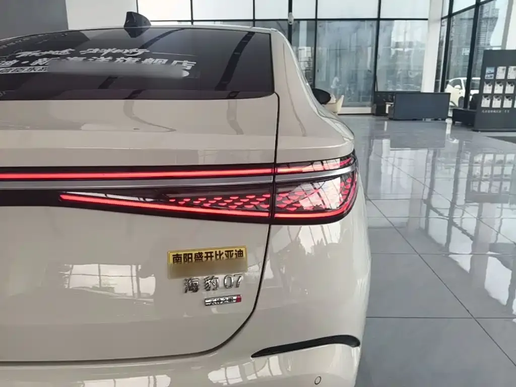 BYD Seal 07 DM-i — фото 2